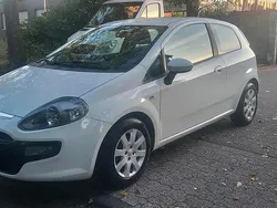 Weiß Gebraucht 2011 Fiat Grande Punto Kleinwagen | 1.990 € (Fairer Preis)