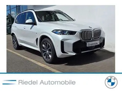 Mineralweiß metallic Gebraucht 2024 BMW X5 M Sport SUV | 81.790 € (Superpreis)