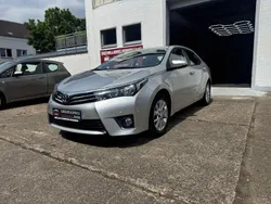 Silber Gebraucht 2014 Toyota Corolla Limousine | 16.350 € (Teuer)
