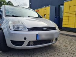 Grau Gebraucht 2004 Ford Fiesta Kleinwagen | 800 € (Superpreis)