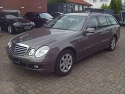 Grau Gebraucht 2008 Mercedes E200 Limousine | 7.950 € (Fairer Preis)