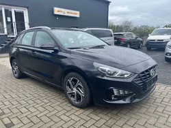 Schwarz Gebraucht 2021 Hyundai i30 Select Kombi | 16.390 € (Fairer Preis)