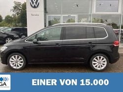 Schwarz metallic Gebraucht 2024 VW Touran Highline Van / Kleinbus | 35.670 € (Fairer Preis)