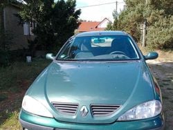 Grün Gebraucht 2002 Renault Mégane GrandTour Kombi | 650 €