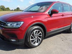 Rot Gebraucht 2018 VW Tiguan Sound SUV | 20.980 € (Guter Preis)
