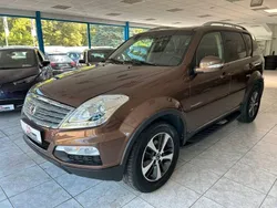 Braun Gebraucht 2016 Ssangyong Rexton SUV | 9.990 € (Superpreis)
