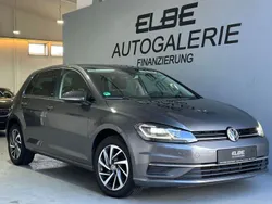 Grau Gebraucht 2017 VW Golf VII Sound Limousine | 14.900 € (Fairer Preis)