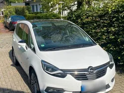 Weiß Gebraucht 2018 Opel Zafira Van / Kleinbus | 13.600 € (Fairer Preis)