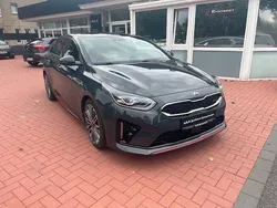 Grau Gebraucht 2020 Kia ProCeed Kleinwagen | 23.790 € (Fairer Preis)