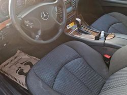 Schwarz Gebraucht 2004 Mercedes 220 Limousine | 4.250 € (Fairer Preis)