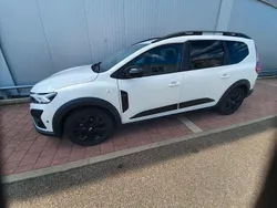 Weiß Gebraucht 2023 Dacia Jogger Extreme Kombi | 16.999 € (Guter Preis)