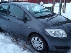 Grau Gebraucht 2008 Toyota Auris Team Limousine | 4.999 € (Guter Preis)