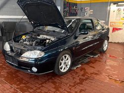Grün Gebraucht 2000 Renault Mégane Coupé Coupé | 500 €