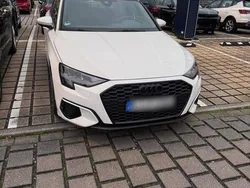 Weiß Gebraucht 2022 Audi A3 Sportback e-tron Design Limousine | 25.300 € (Fairer Preis)