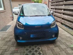 Blau Gebraucht 2021 Smart ForTwo Electric Drive Coupé | 9.600 € (Fairer Preis)