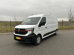 Weiß Neu 2024 Renault Master Van | 40.103 € (Etwas zu teuer)