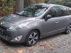 Grau Gebraucht 2011 Renault Grand Scénic III Bose Edition Van / Kleinbus | 3.100 € (Etwas zu teuer)