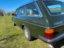 Grün Gebraucht 1982 Mercedes E230 Kombi | 17.000 €