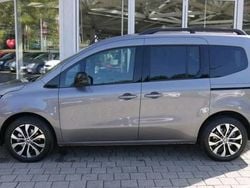 Grau Gebraucht 2022 Renault Kangoo Techno Van / Kleinbus | 18.490 € (Guter Preis)