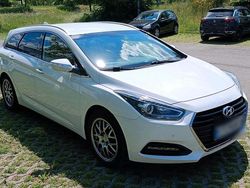 Weiß Gebraucht 2017 Hyundai i40 Trend Kombi | 10.600 € (Fairer Preis)