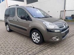 Grau Gebraucht 2013 Citroën Berlingo Exclusive Van / Kleinbus | 7.700 € (Fairer Preis)
