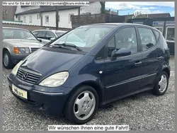 Dunkelblau (metallic) Gebraucht 2002 Mercedes A160 Limousine | 5.950 €