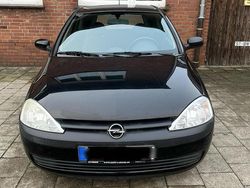 Schwarz Gebraucht 2001 Opel Corsa Kleinwagen | 950 €