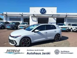 Weiß Neu 2025 VW Golf VIII GTI Limousine | 41.988 € (Fairer Preis)