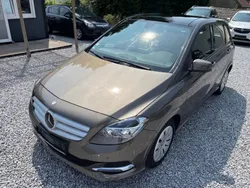 Braun Gebraucht 2014 Mercedes B200 Van / Kleinbus | 12.990 € (Fairer Preis)