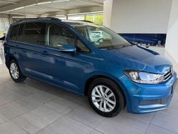 Blau Gebraucht 2019 VW Touran Van / Kleinbus | 11.990 € (Teuer)
