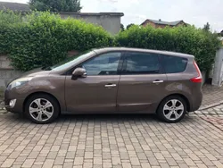 Braun Gebraucht 2011 Renault Grand Scénic III Dynamique Van / Kleinbus | 3.600 € (Guter Preis)