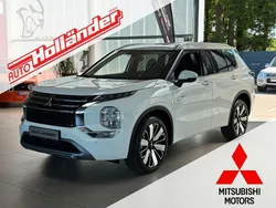 Weiß Gebraucht 2025 Mitsubishi Outlander P-HEV Top SUV | 59.990 € (Fairer Preis)