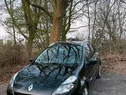 Schwarz Gebraucht 2010 Renault Clio GrandTour Dynamique Kombi | 2.800 € (Etwas zu teuer)