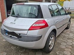 Grau Gebraucht 2006 Renault Mégane II Authentique Limousine | 1.800 € (Fairer Preis)