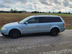 Blau Gebraucht 2001 VW Passat Kombi | 1.700 € (Etwas zu teuer)