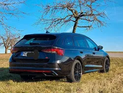 Schwarz Gebraucht 2024 Skoda Octavia RS Kombi | 40.995 € (Fairer Preis)