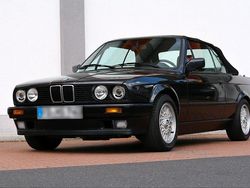 Schwarz Gebraucht 1993 BMW 318 Cabriolet Cabrio | 9.950 €