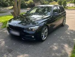 Schwarz Gebraucht 2016 BMW 318 Comfort Edition Kombi | 8.999 €