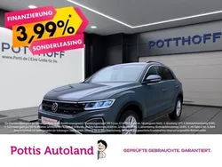 Blau Gebraucht 2024 VW T-Roc Life SUV | 22.222 € (Guter Preis)