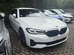 Weiß Gebraucht 2021 BMW 520 Shadowline Kombi | 26.500 € (Guter Preis)
