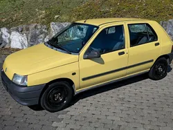 Gelb Gebraucht 1991 Renault Clio Limousine | 1.299 €