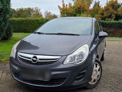 Grau Gebraucht 2011 Opel Corsa Kleinwagen | 1.950 € (Guter Preis)