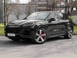 Chromitschwarzmetallic Gebraucht 2024 Porsche Cayenne Turbo E-Hybrid SUV | 171.900 €