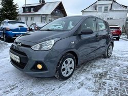 Grau Gebraucht 2016 Hyundai i10 Classic Kleinwagen | 7.950 € (Fairer Preis)