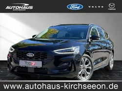 Obsidianschwarz (schwarz) Gebraucht 2023 Ford Focus ST-Line Kombi | 24.400 € (Guter Preis)