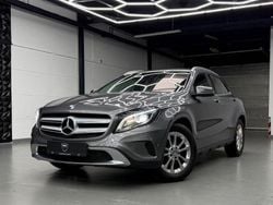 Grau Gebraucht 2015 Mercedes GLA200 Urban SUV | 14.980 € (Fairer Preis)