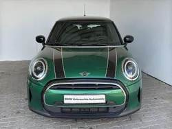 British racing green met. Gebraucht 2022 Mini Cooper Kleinwagen | 22.949 € (Teuer)