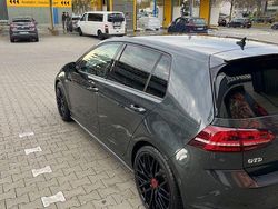 Grau Gebraucht 2016 VW Golf VII GTD Limousine | 17.500 € (Teuer)