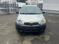 Grün Gebraucht 2005 Toyota Yaris Coupé | 600 € (Fairer Preis)