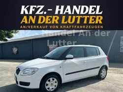 Weiß Gebraucht 2009 Skoda Fabia Ambiente Limousine | 4.690 € (Fairer Preis)